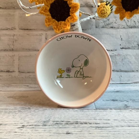 Rae Dunn Ceramic Chow Down Snoopy Pet Dish - Picture 3 of 6
